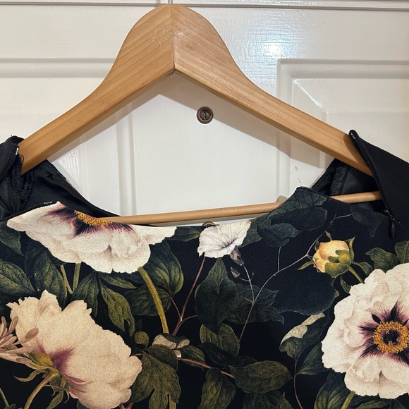 VDP ITALY DRESS FITTED MIDI LENTH DETAILED ZIPPERS ON SHOULDER - Picture 2 of 6